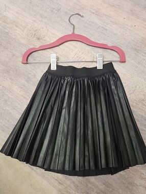 Girls' Black Pleated Faux Leather Skirt with Elastic Waistband